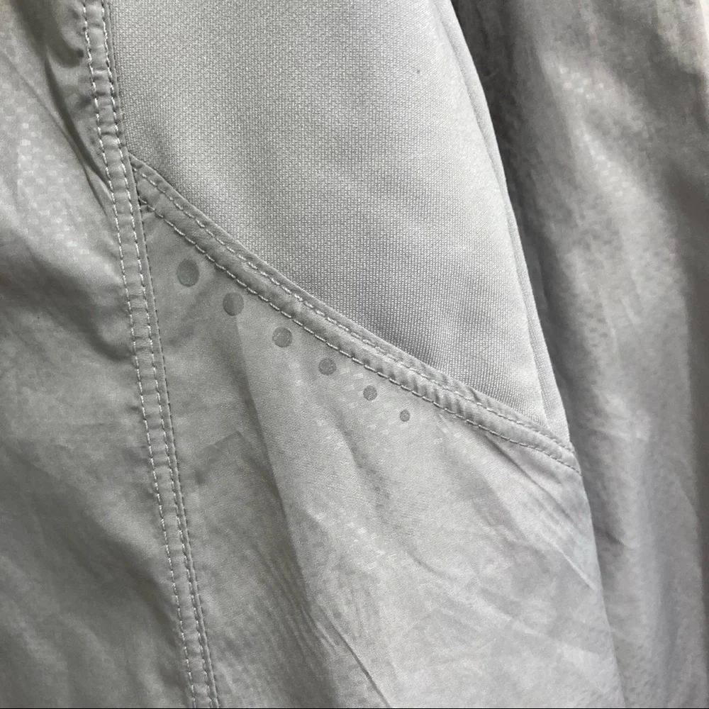 DANSKIN NOW Windbreaker Runner Lightweight Jacket Silver Gray Neon Yellow Medium